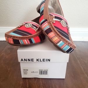 "Used" Anne Klein Akhadler